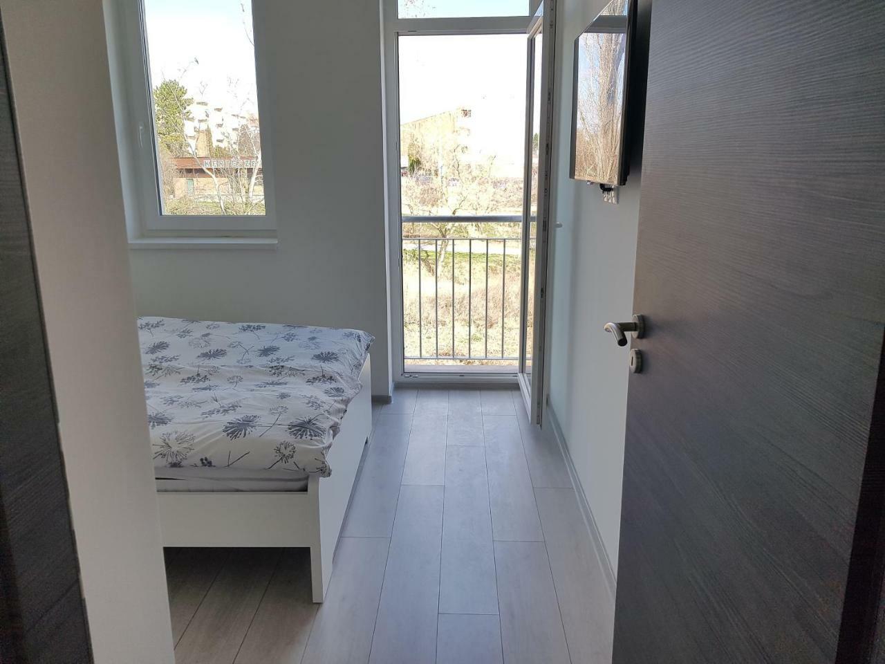 Lakefive Apartments Balatonfuered ภายนอก รูปภาพ