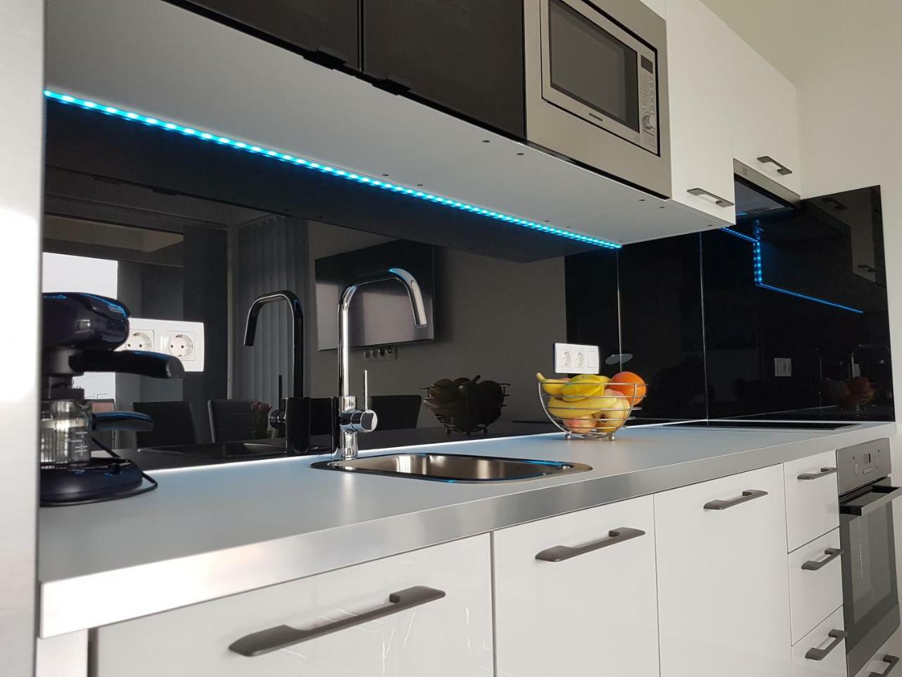 Lakefive Apartments Balatonfuered ภายนอก รูปภาพ
