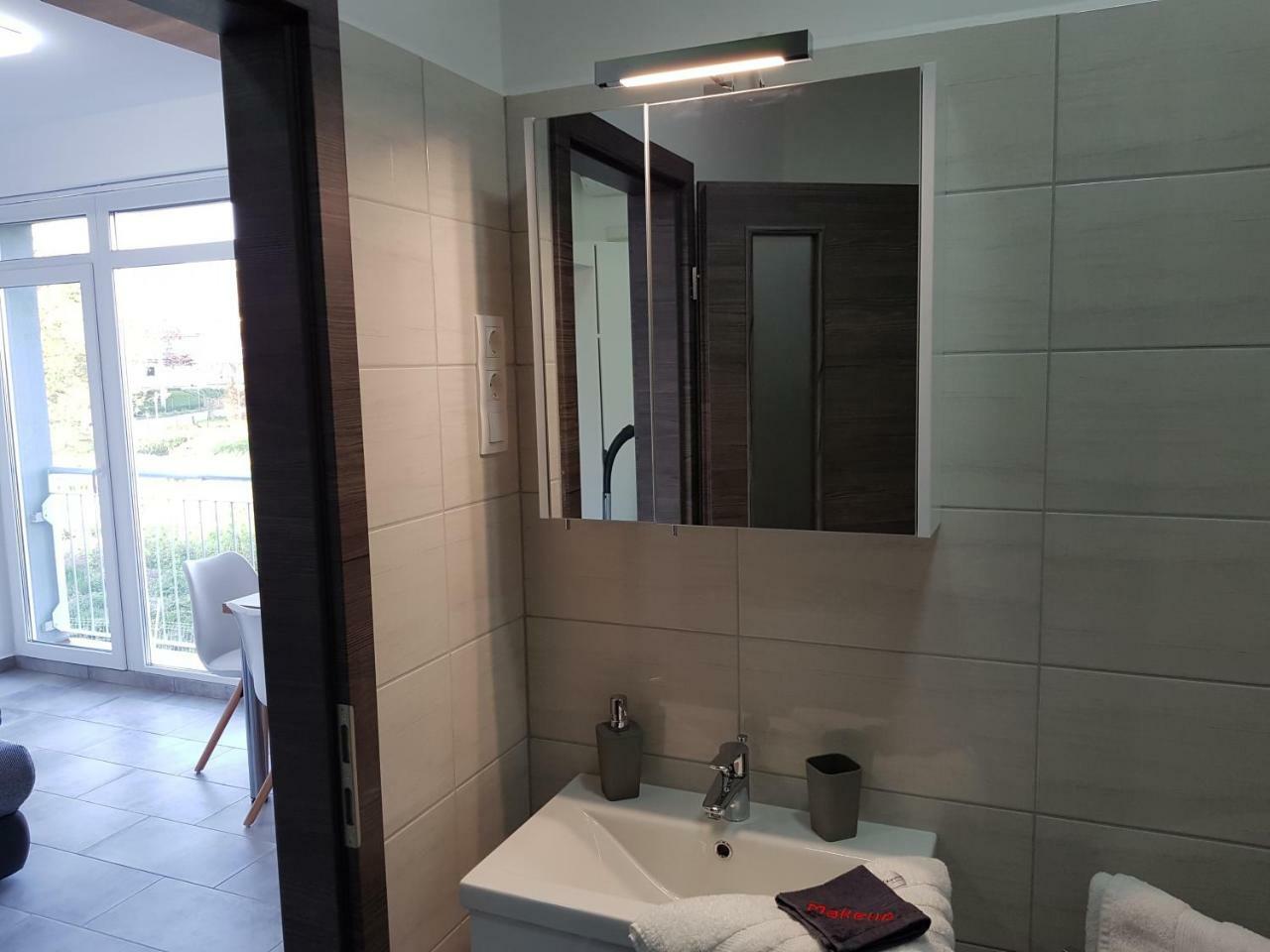 Lakefive Apartments Balatonfuered ภายนอก รูปภาพ