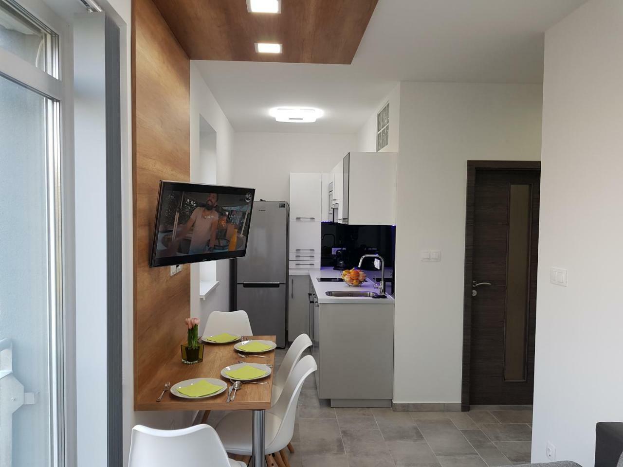 Lakefive Apartments Balatonfuered ภายนอก รูปภาพ