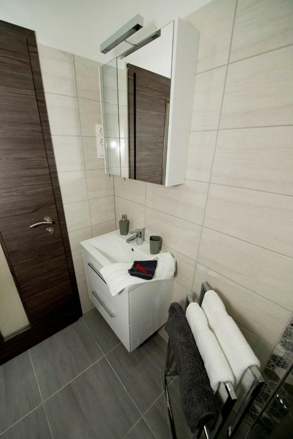 Lakefive Apartments Balatonfuered ภายนอก รูปภาพ